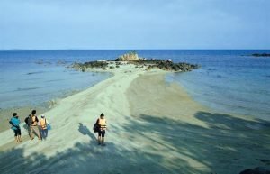 travel-outdoors-imagecrop_2_30022-13-28863m-300x193-4228537