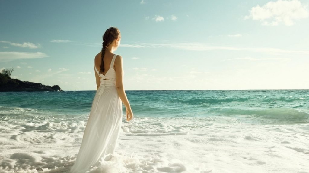 girl-alone-at-beach-and-saying-i-miss-you-wallpapers-1024x576-5601015