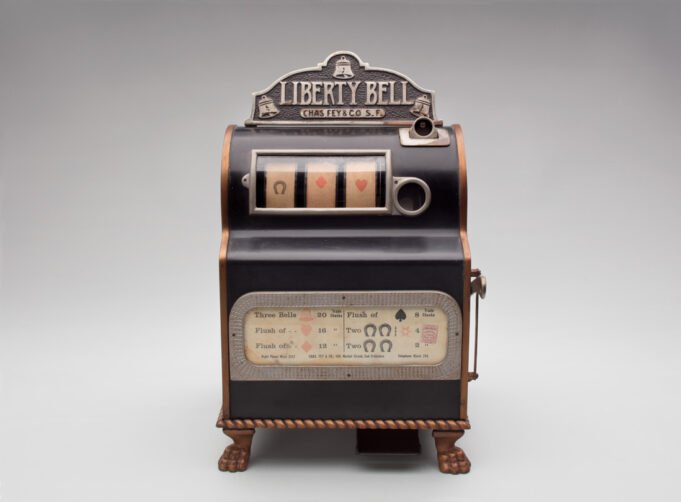 liberty-bell-slot-machine-5724620